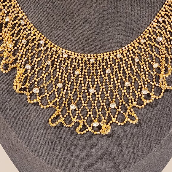 Brand New!! MORANA| Gold toned Soft Glistening Bib Draped Crystal Necklace - Picture 5 of 6